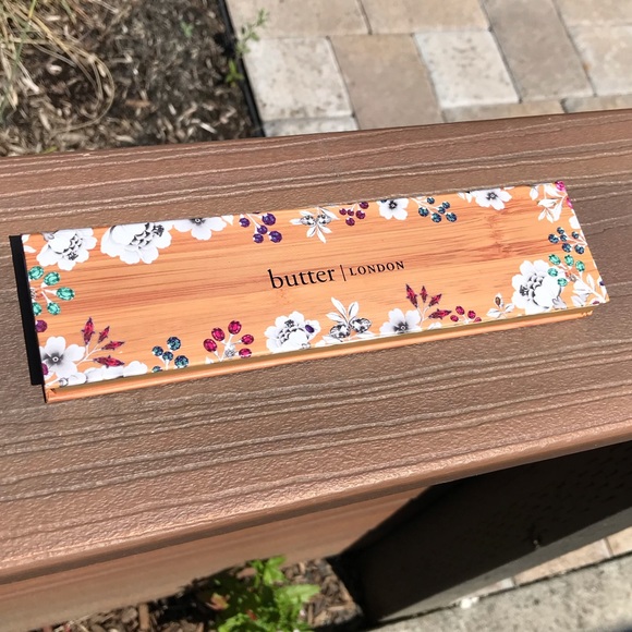 Eyeshadow Palette 🎨 - Picture 5 of 7